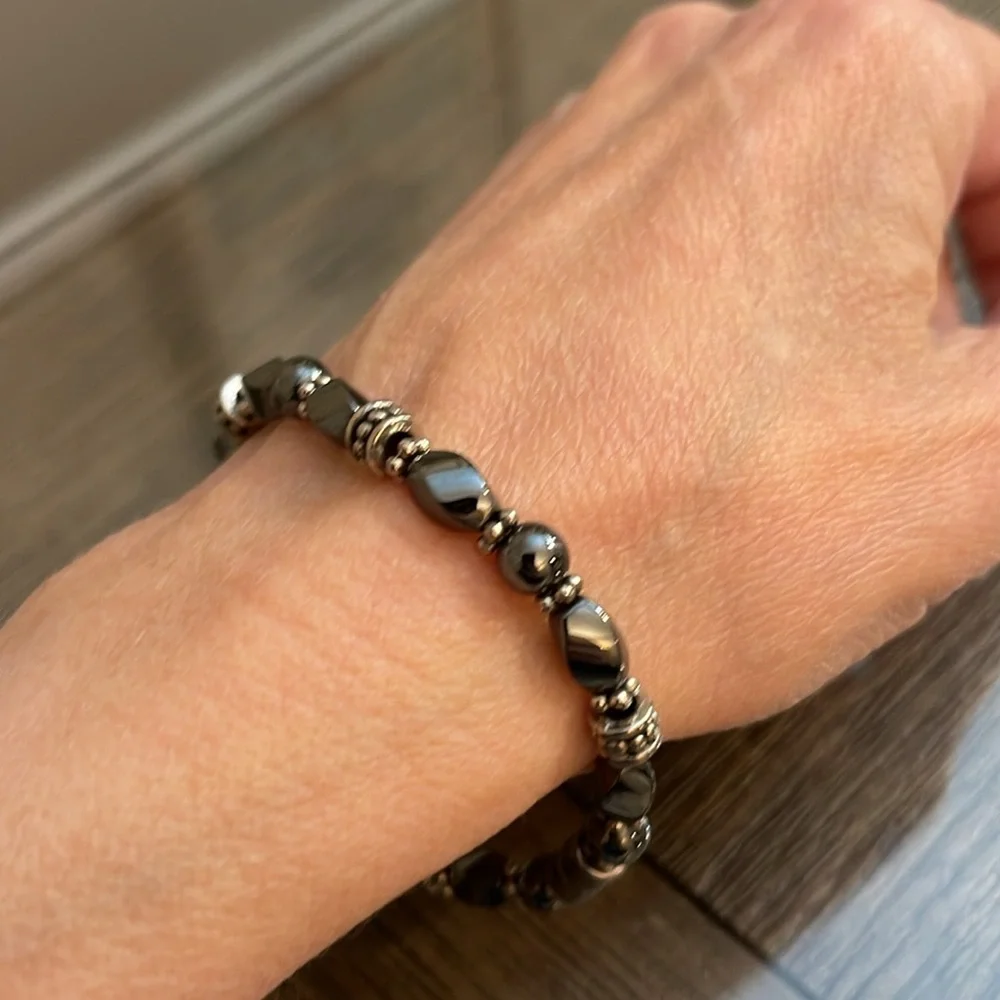 Vintage Hematite Beautiful Heart Accent Beaded Pendant Necklace with Bracelet